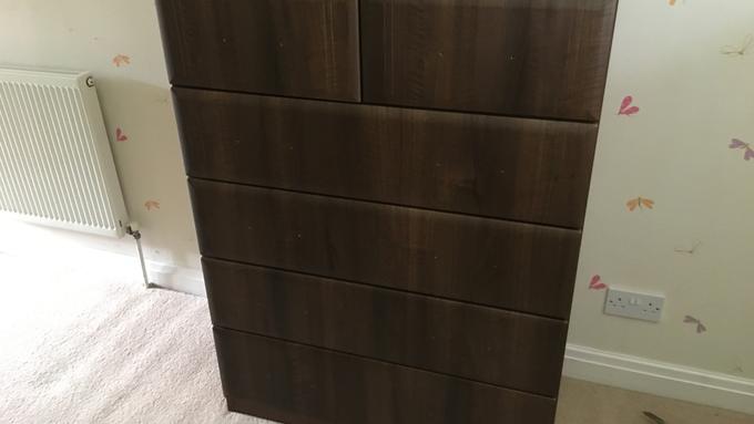 Moving chests of drawers